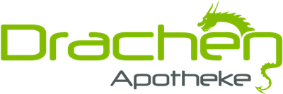Gr&uuml;ner Schriftzug "Drachen Apotheke" mit einem stilisierten Drachenkopf und -schwanz, der den Buchstaben "D" umrahmt.